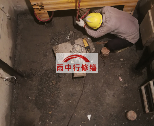 石嘴山电梯井漏水抗渗防霉堵漏材料的施工方法